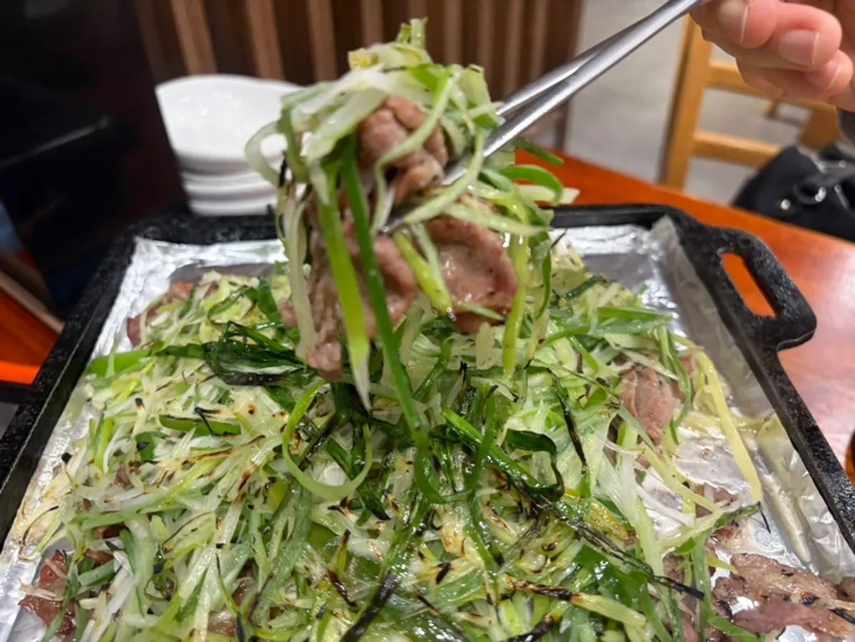불향집 대표 메뉴 연탄 파전불고기 클로즈업