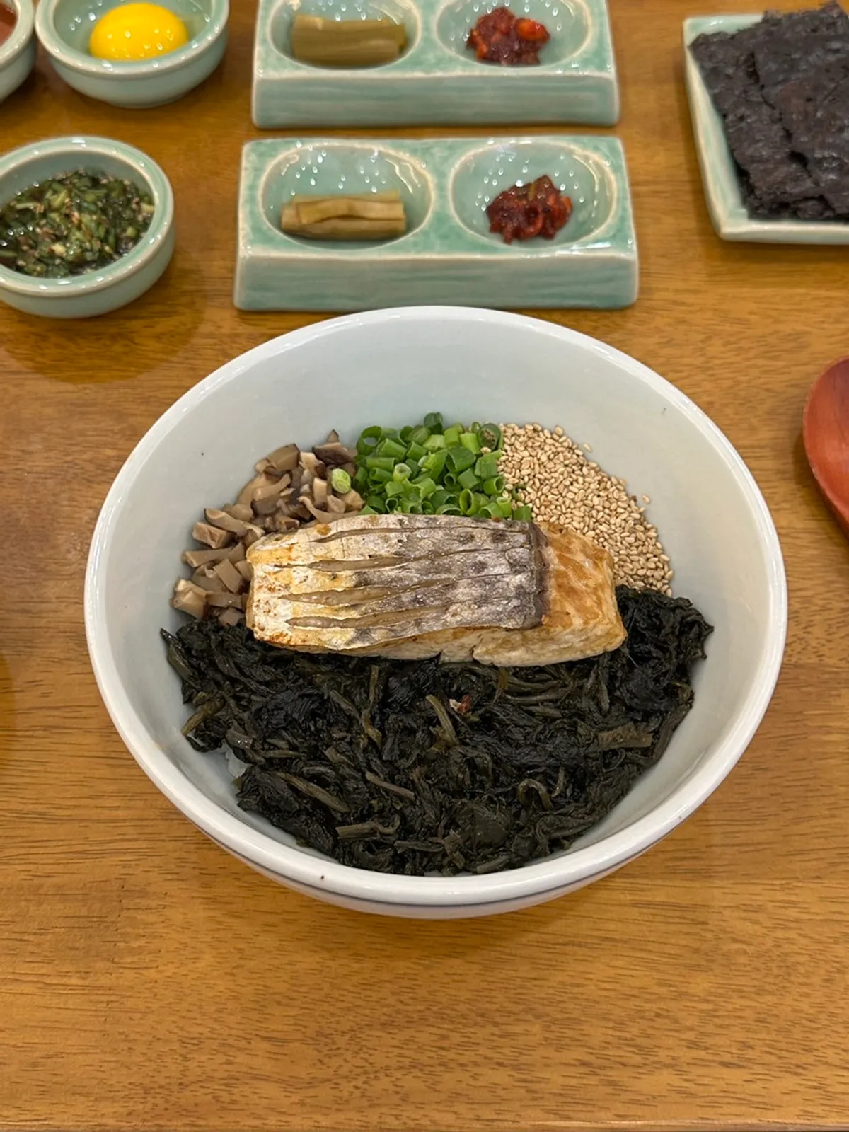 Neatly plated mackerel gondre rice set from Hyangtaek