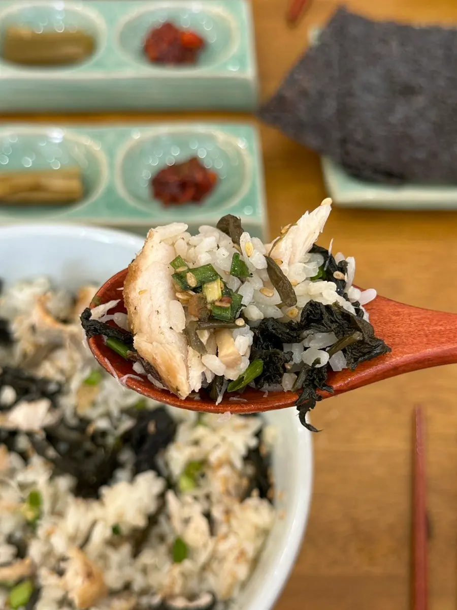 Mackerel gondre rice mixed with chive soy sauce