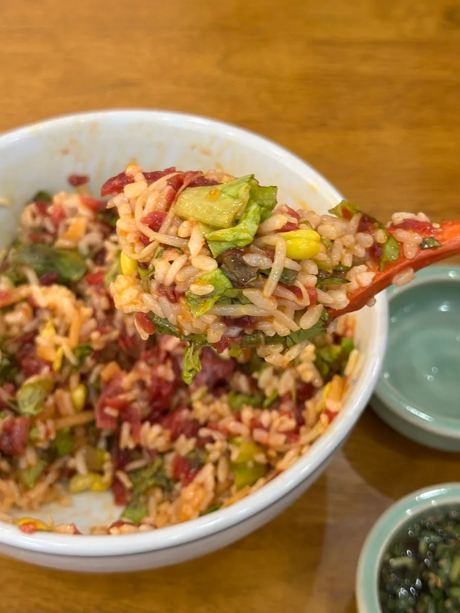 Yukhoe bibimbap fully mixed together