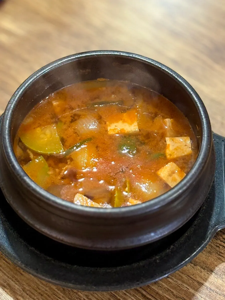牛カルビ肉入りセットの味噌チゲ