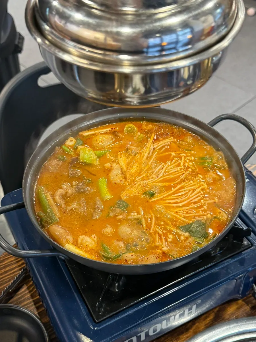 Generous portion of the small beef tripe hot pot