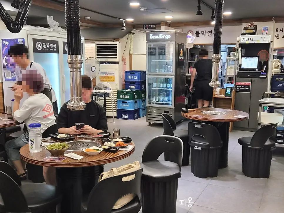 불막열삼 사직점 입식 원형테이블 내부