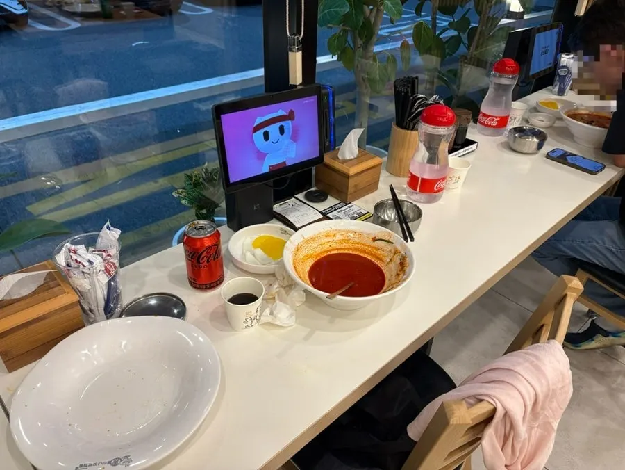 A table well-suited for solo dining