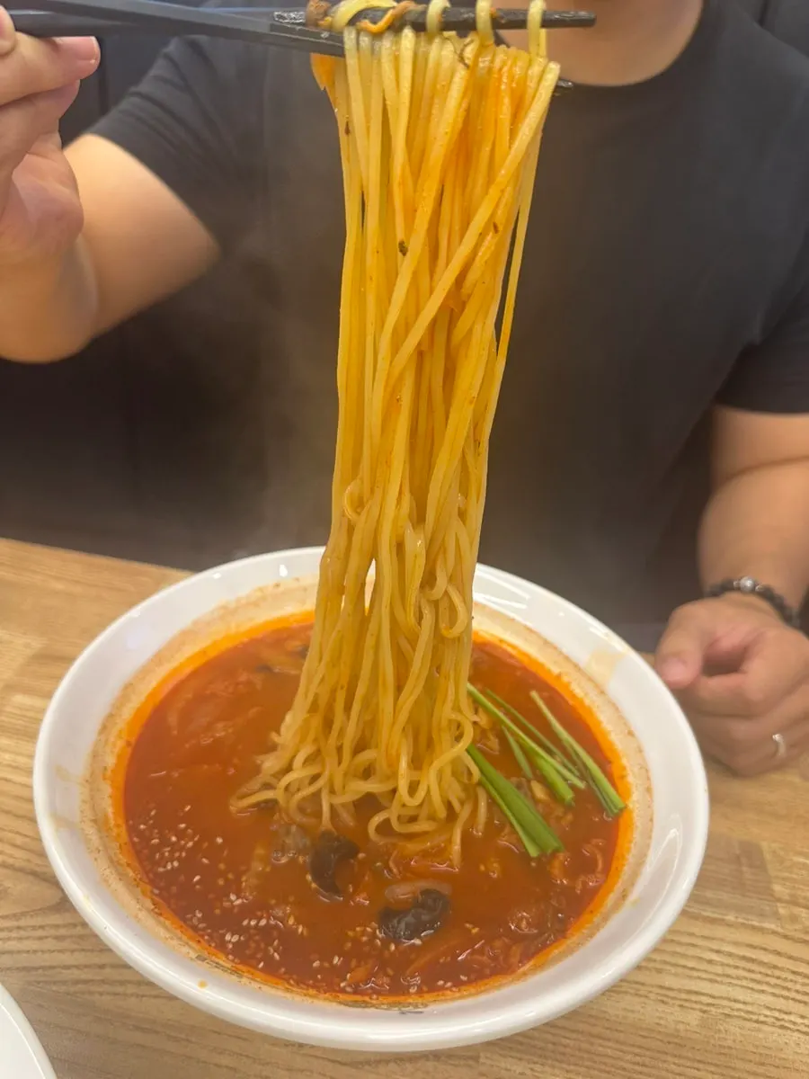 Level 2 cockle jjamppong with spicy broth