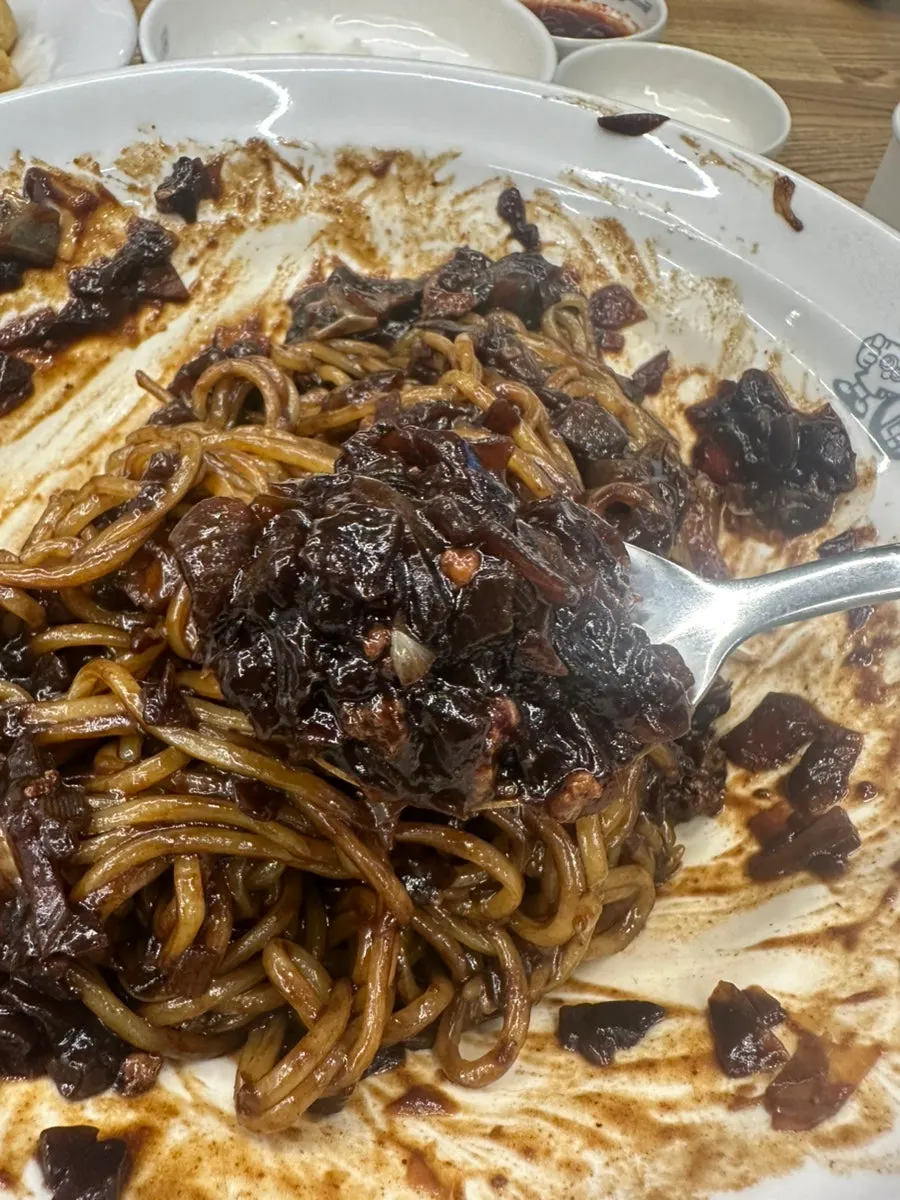 Jjajangmyeon sauce before mixing