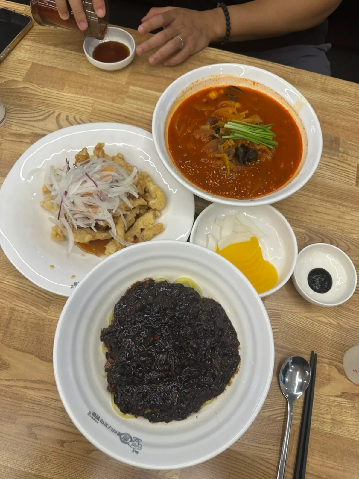 Mixing rice into the jjamppong broth