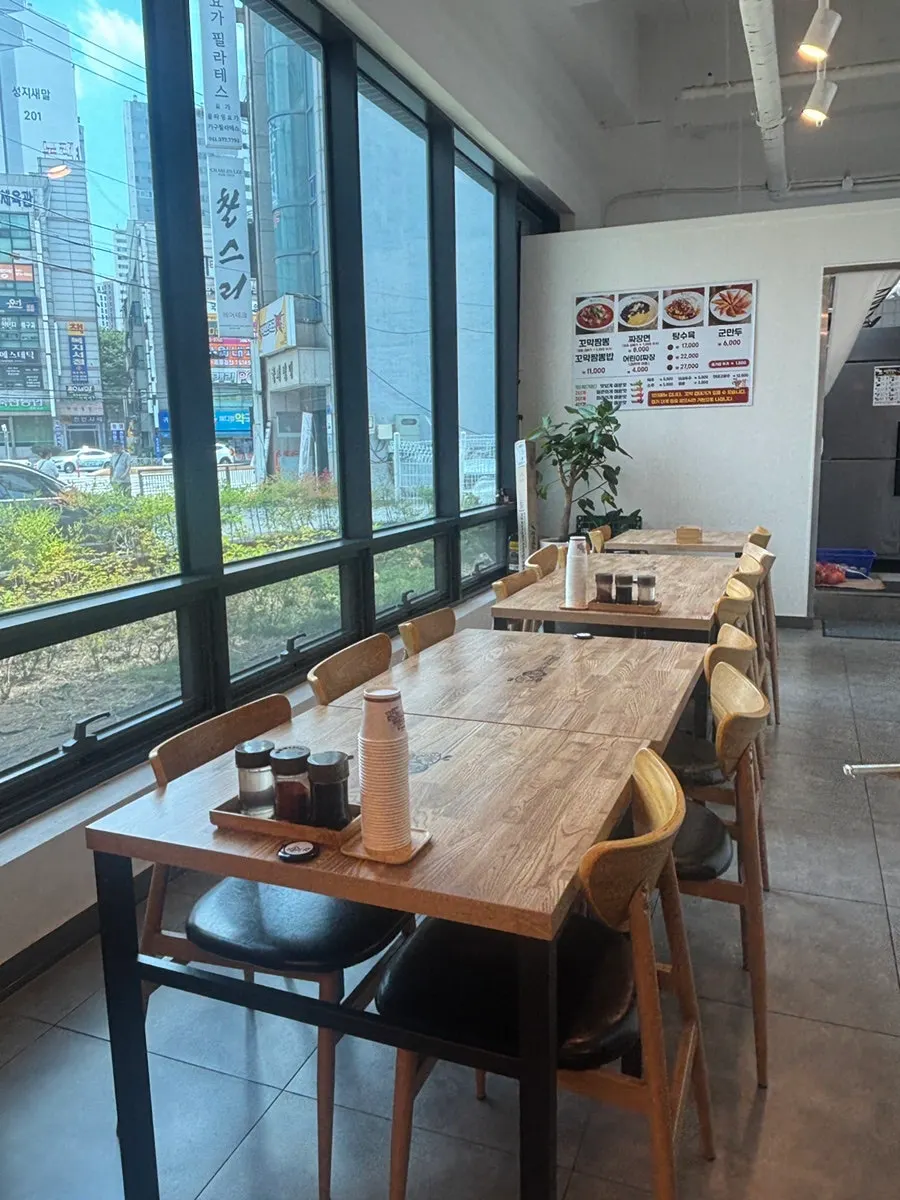 Spacious, comfortable restaurant interior