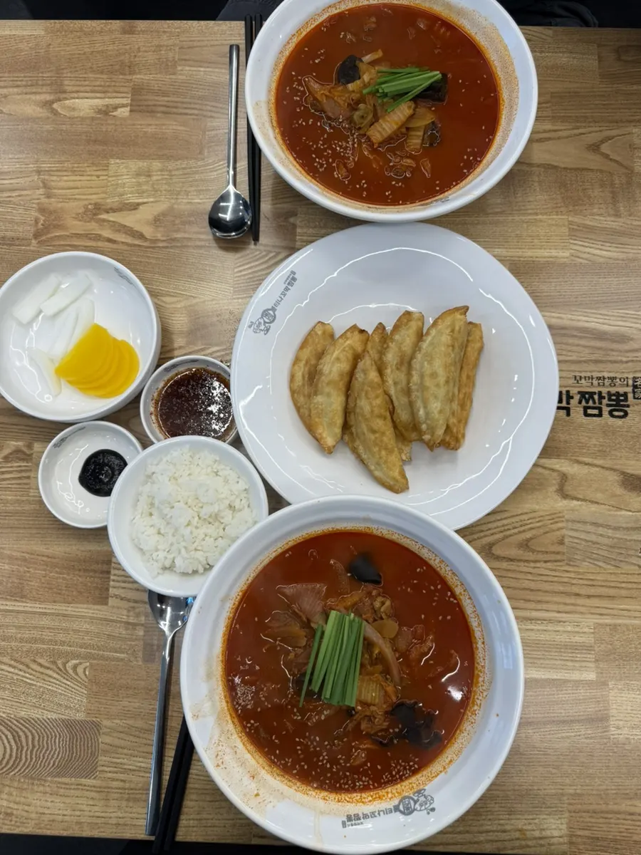 Seafood including scallops in the jjamppong