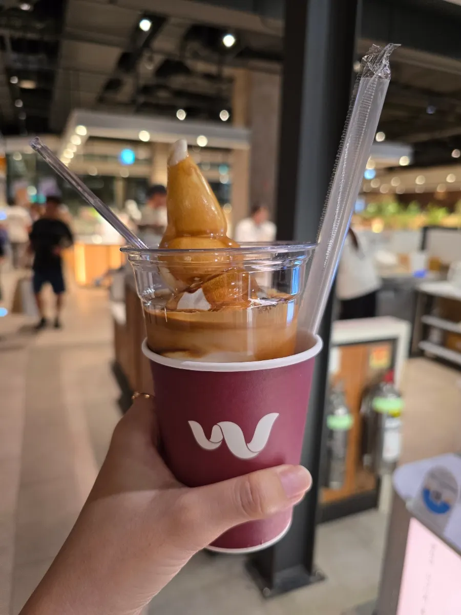 Suapan es krim kenyal dari Wunder Gato