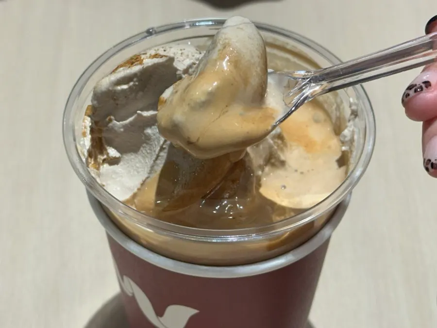 커피와 섞인 호지차 분더가토