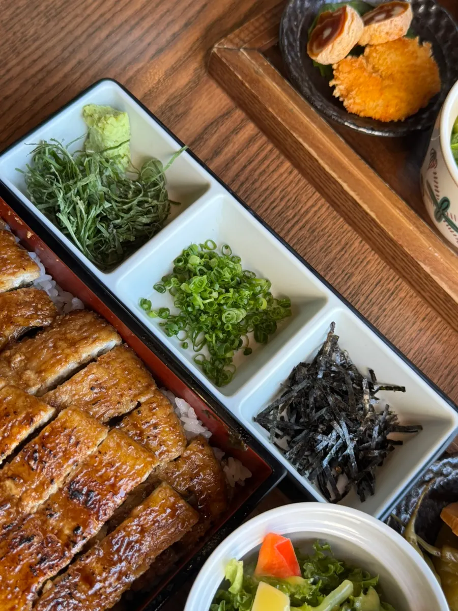 芥末、紫苏叶、香葱、海苔配菜