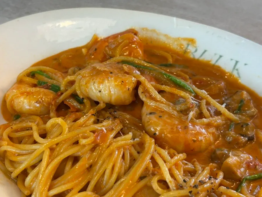 A plate of shrimp rosé pasta