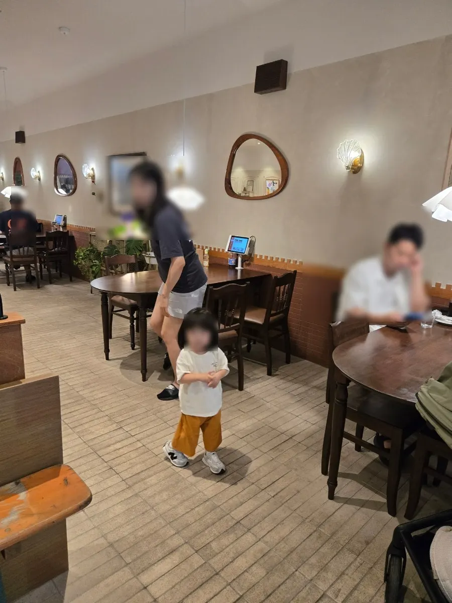 Items prepared for kid-friendly seating at Bueokgan