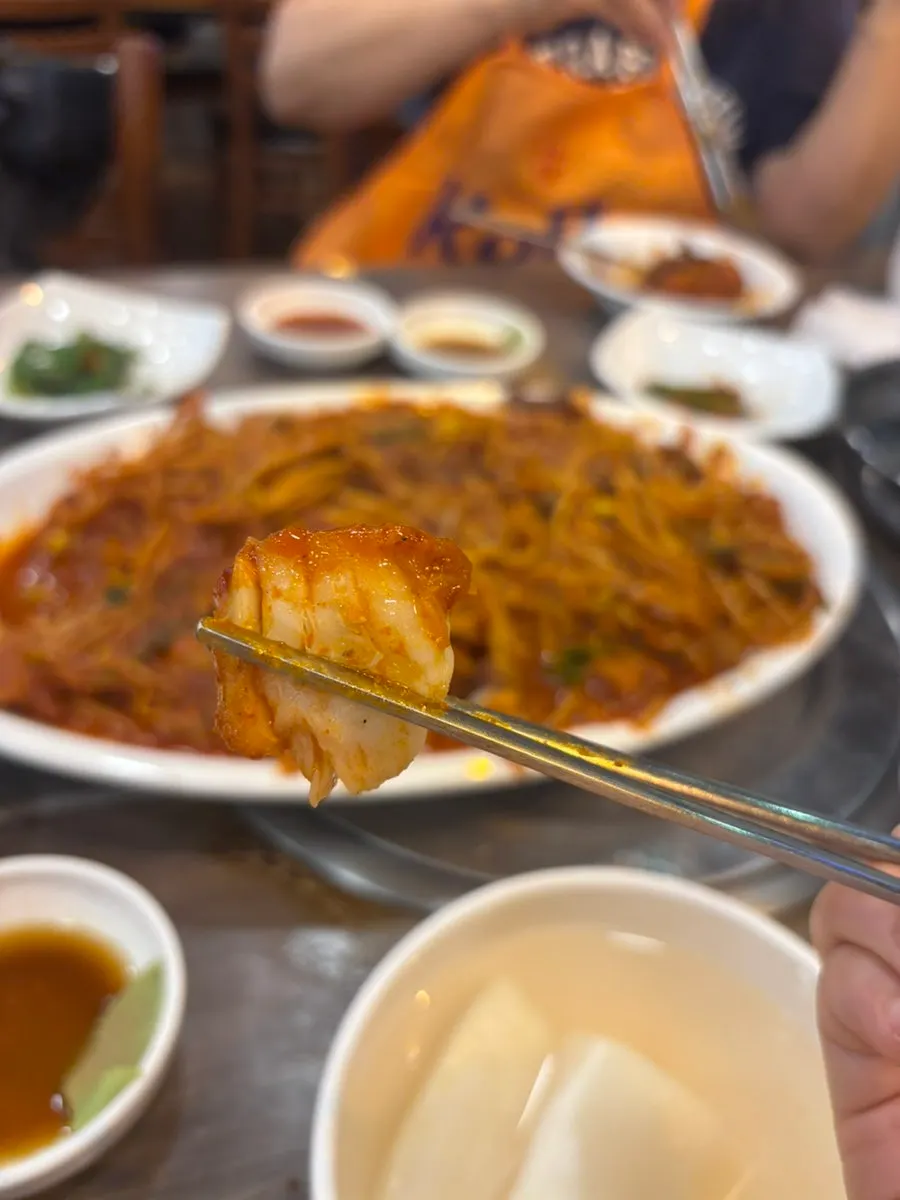 Monkfish braise eaten with bean sprouts