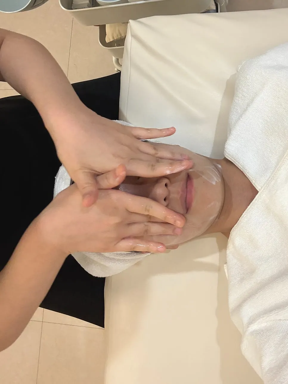 Cleansing step using a milk-type product