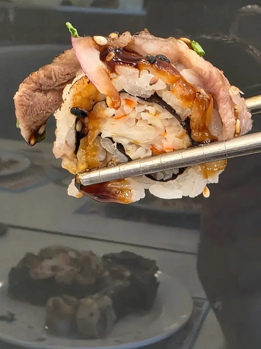 후토마키와 군함 초밥