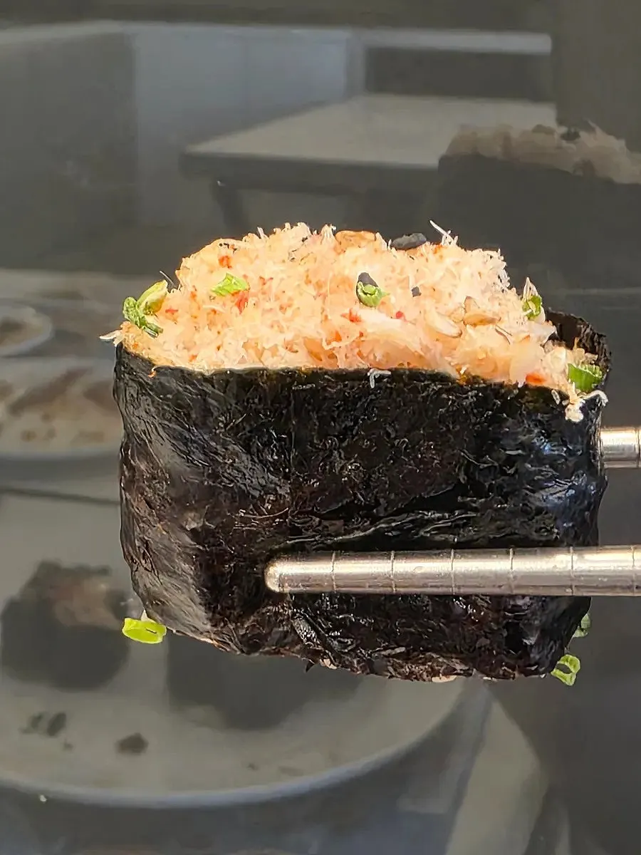 가족 외식으로 담은 뷔페 음식