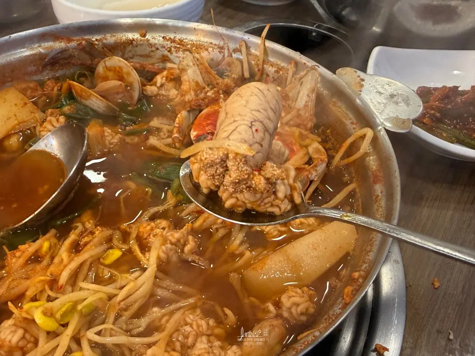 동태알과 곤이가 들어간 해물탕