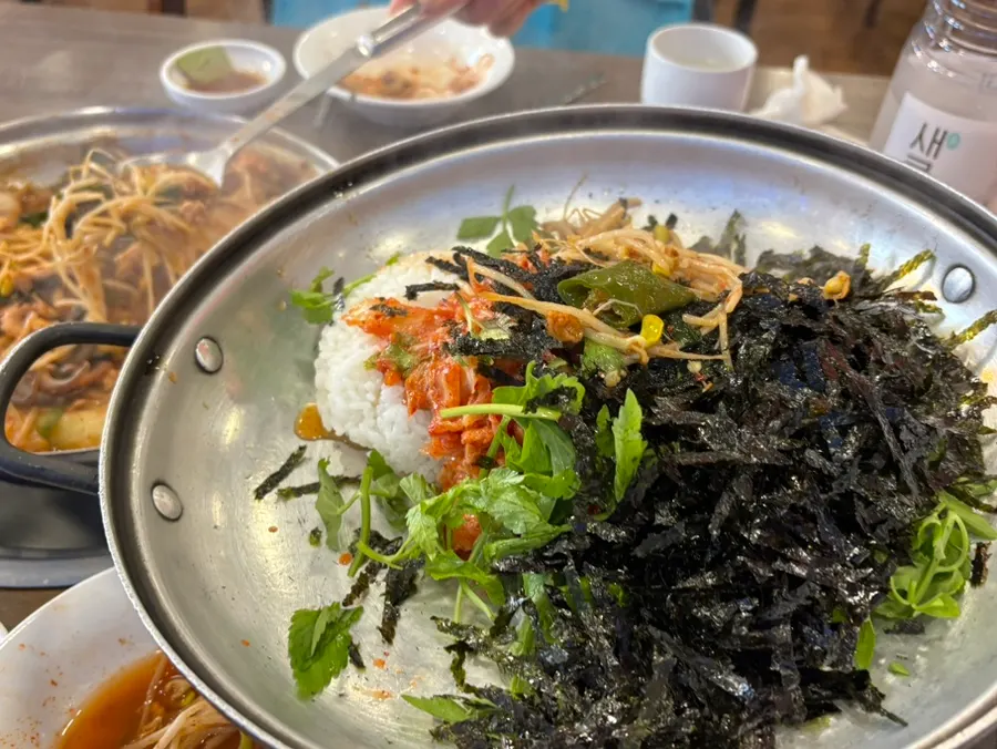 제철 꽃게가 들어간 해물탕 한 그릇