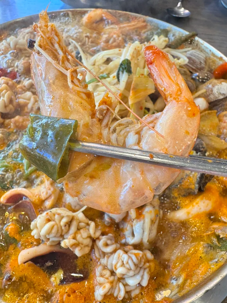 Blue crab in the broth