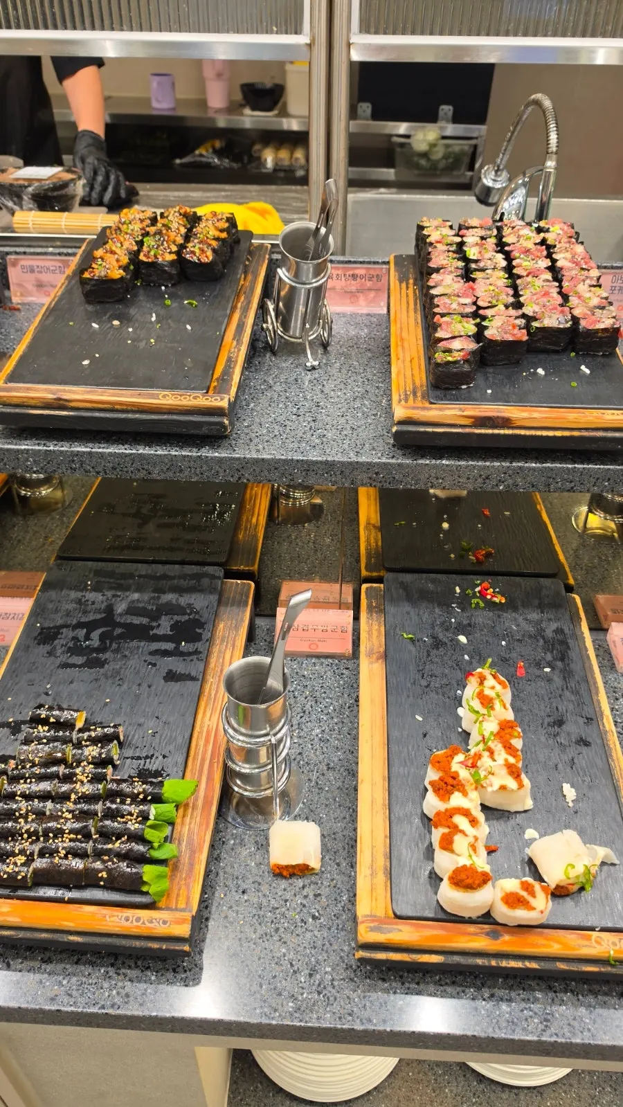 Full view of the sushi corner at KuuKuu Gold Bupyeong Branch