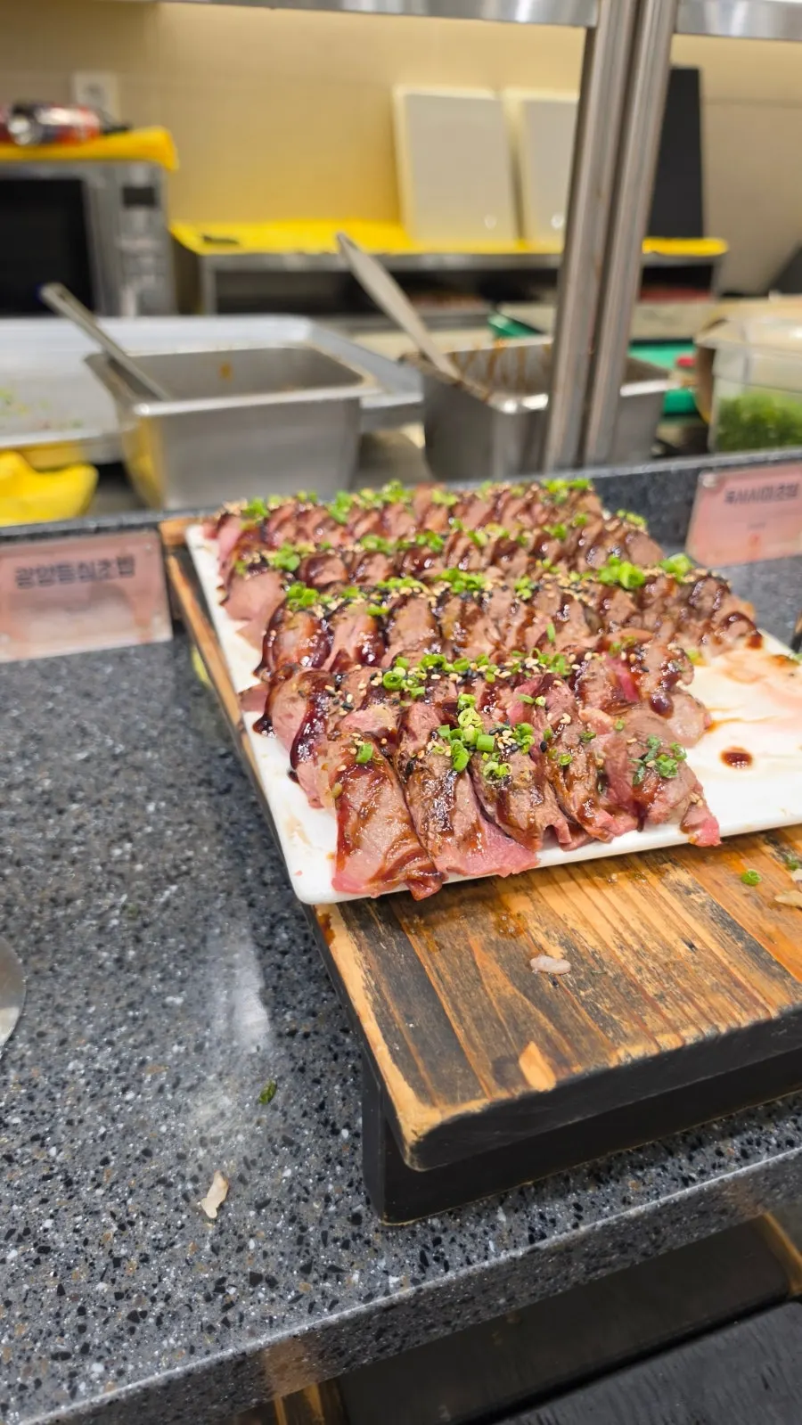 Tuna and red-fleshed fish sushi