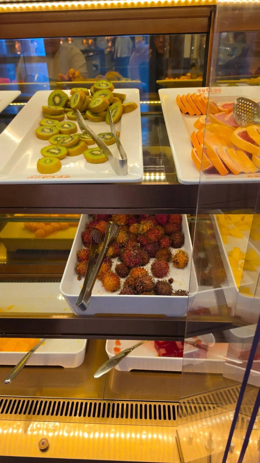 Fruit plate for dessert