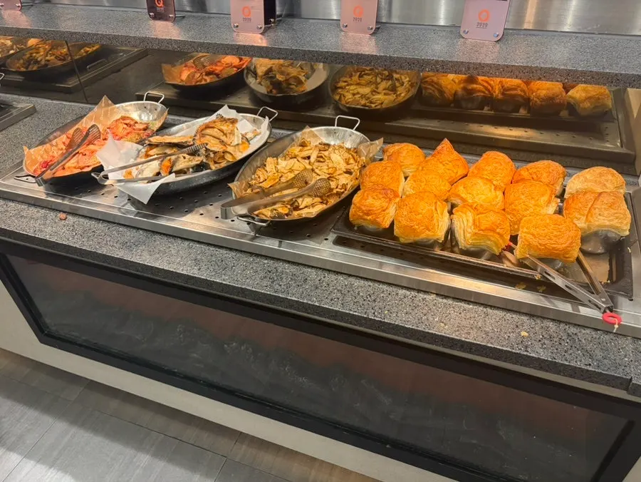 A taco loaded with fillings