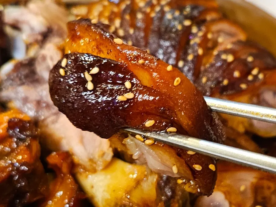 콜라겐이 탱탱한 앞다리 족발 클로즈업
