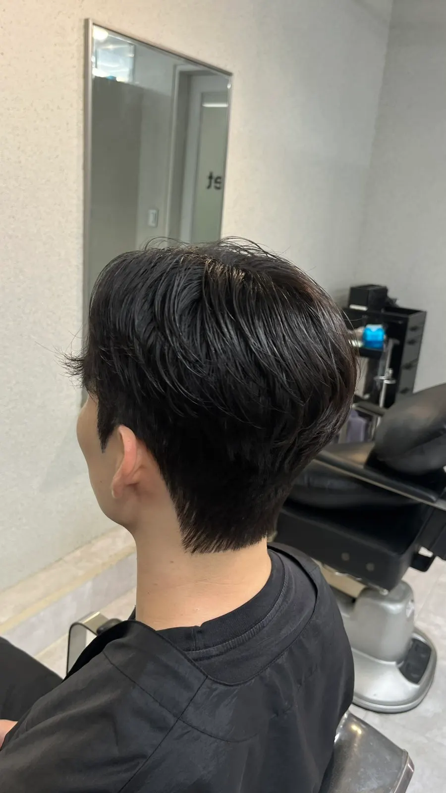 앞머리 볼륨이 살아난 완성 스타일