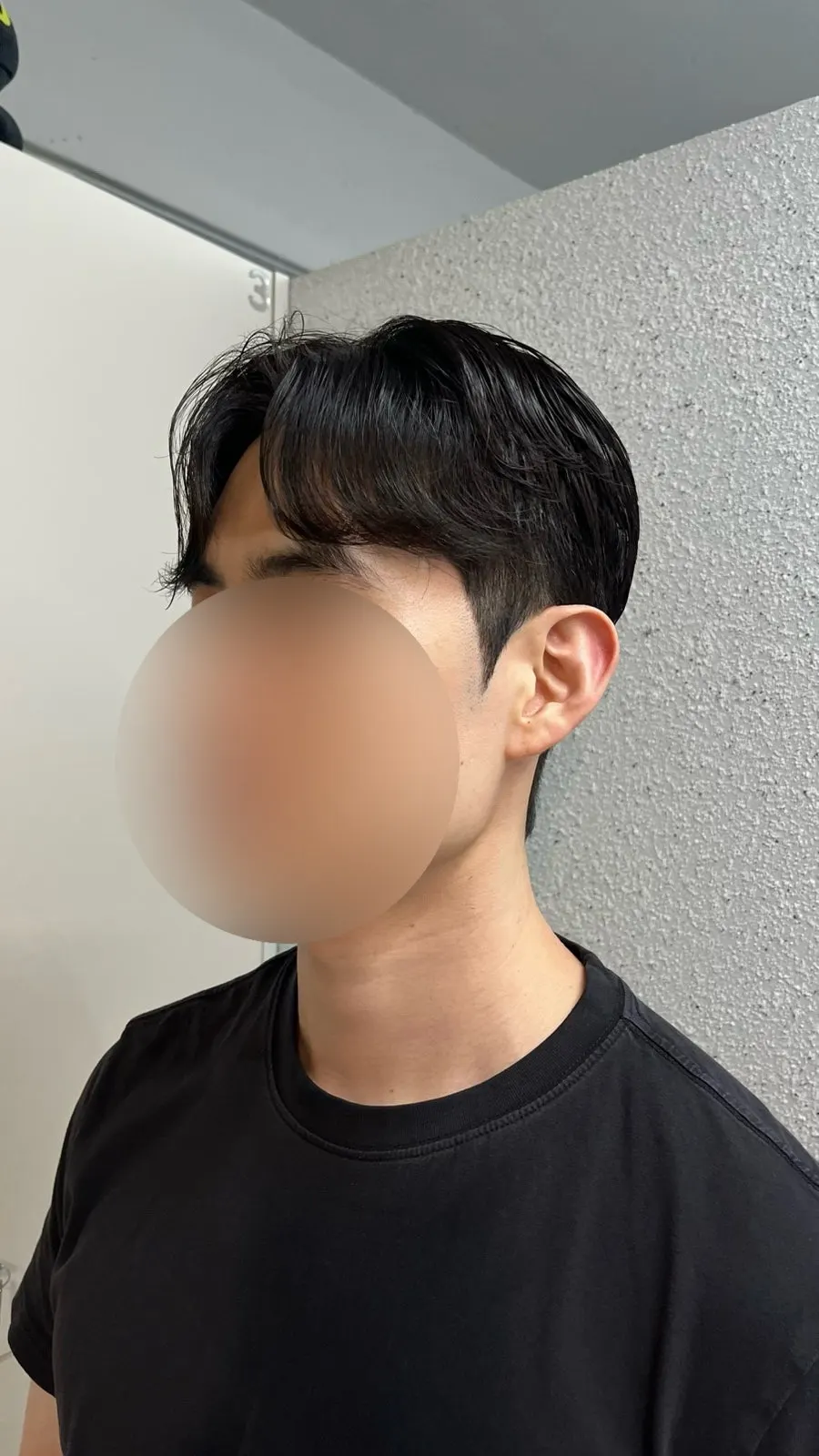 자연스러운 웨이브의 남자 헤어 완성컷
