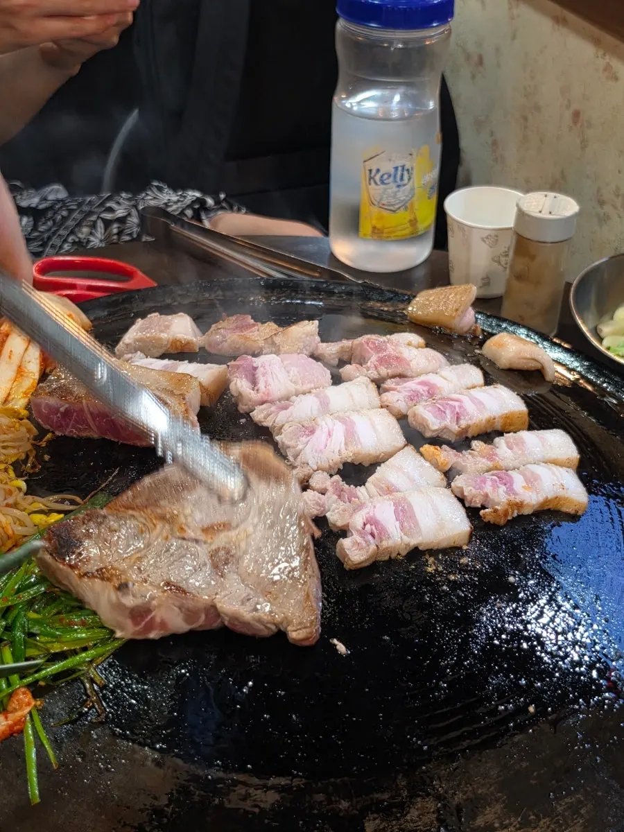 삼겹살과 목살을 비교해 먹는 한판