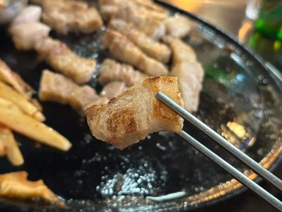 후추 뿌린 삼겹살 구이