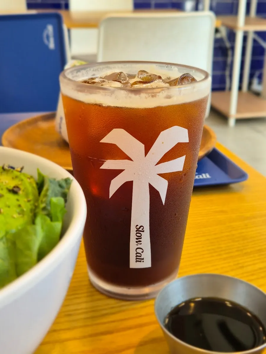 Iced Americano served with salad