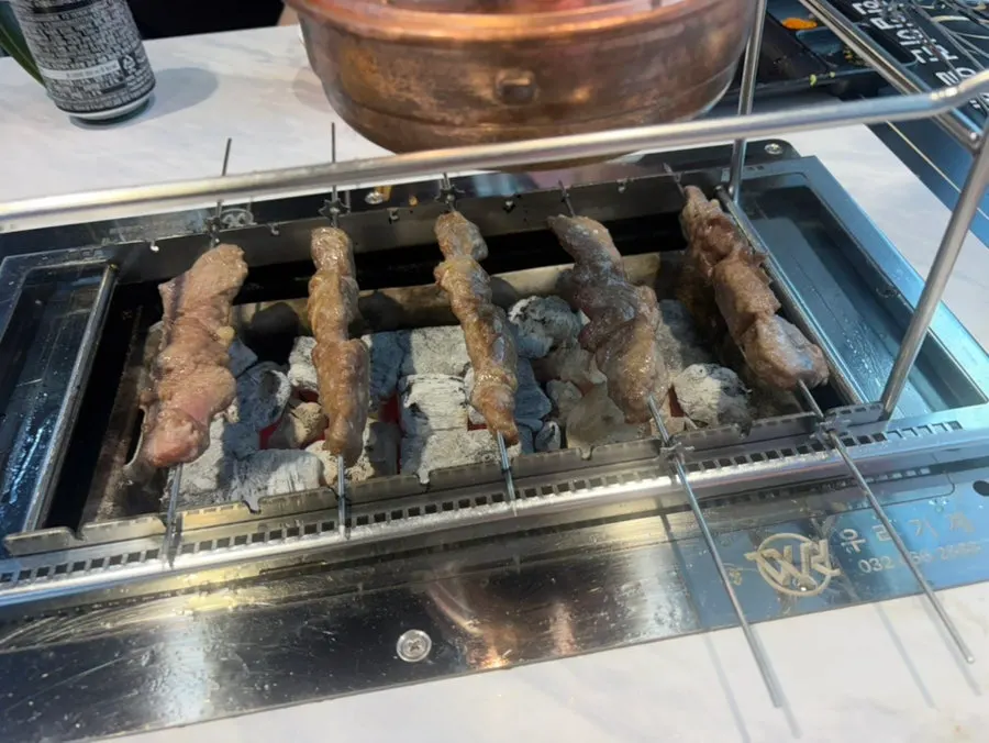 자동으로 돌아가는 양꼬치 불판