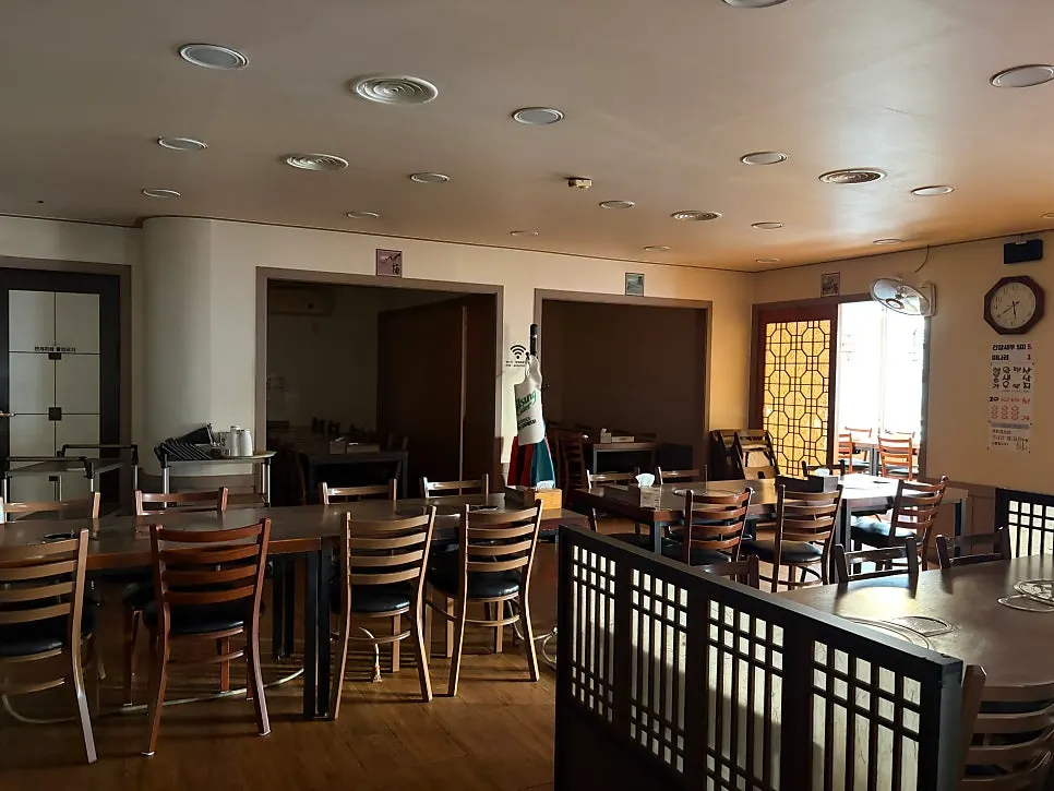 Second-floor private room-style dining space