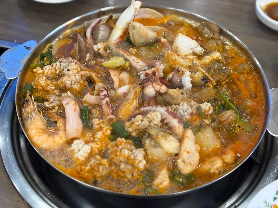 Seafood stew with refreshing broth