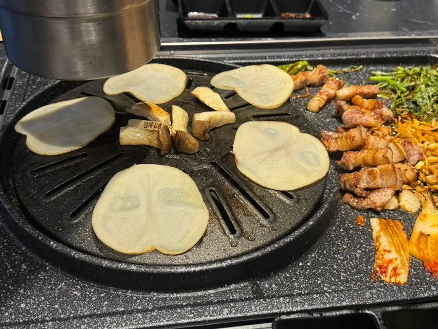 Pork belly with potato accompaniment