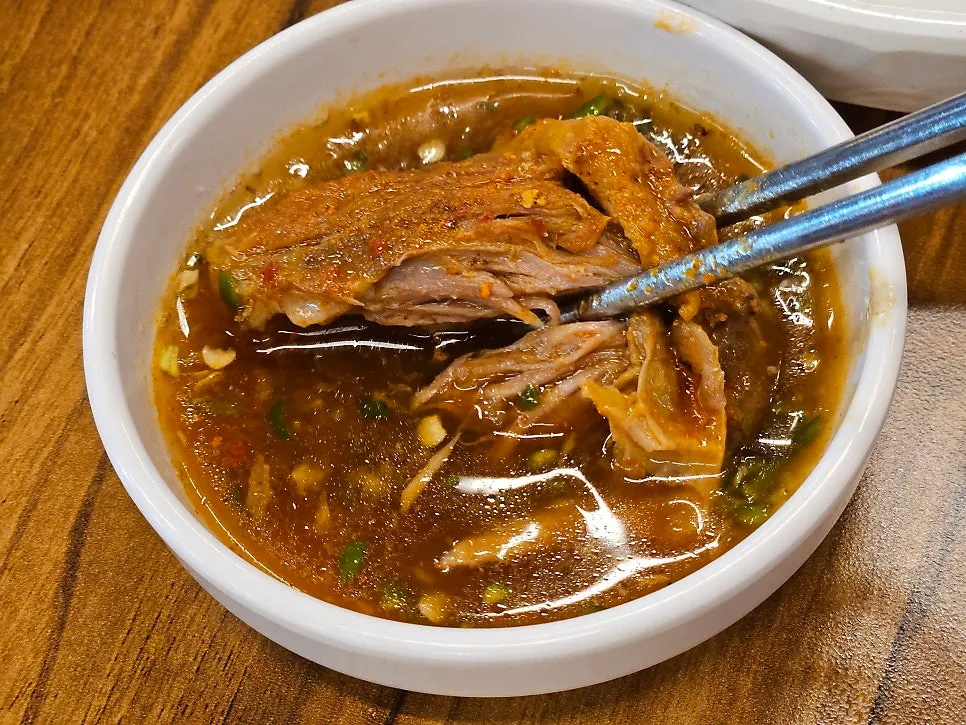 ペッチムの肉とご飯一口