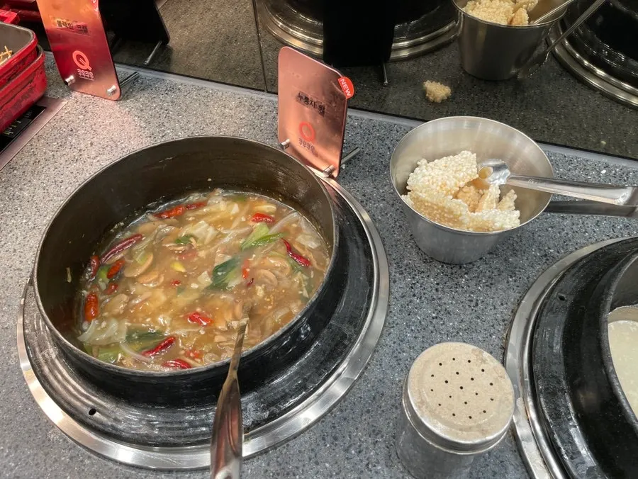 뷔페에 준비된 타코 메뉴 코너