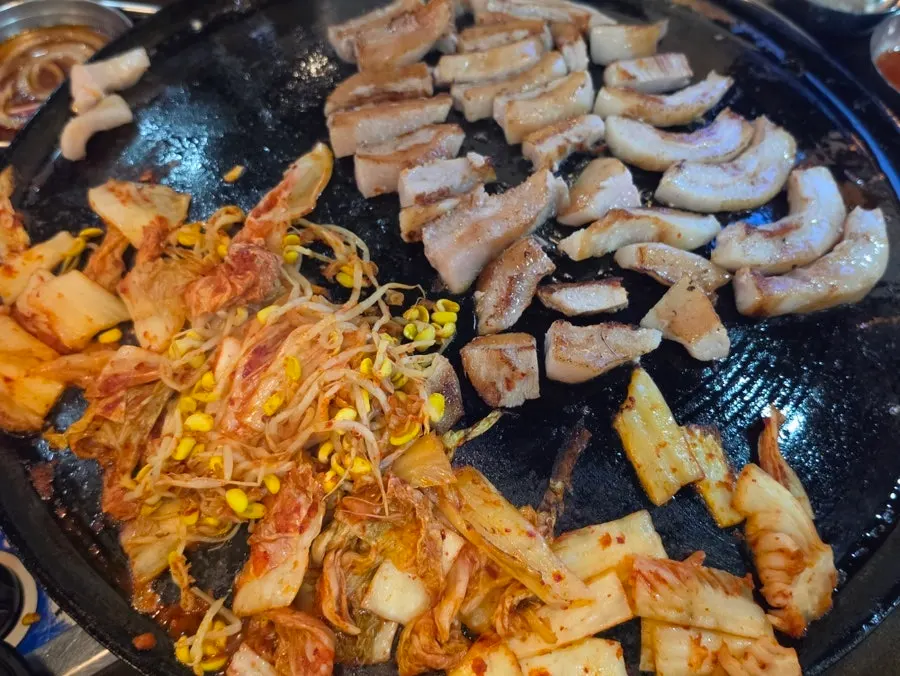 구운 항정살 한 점
