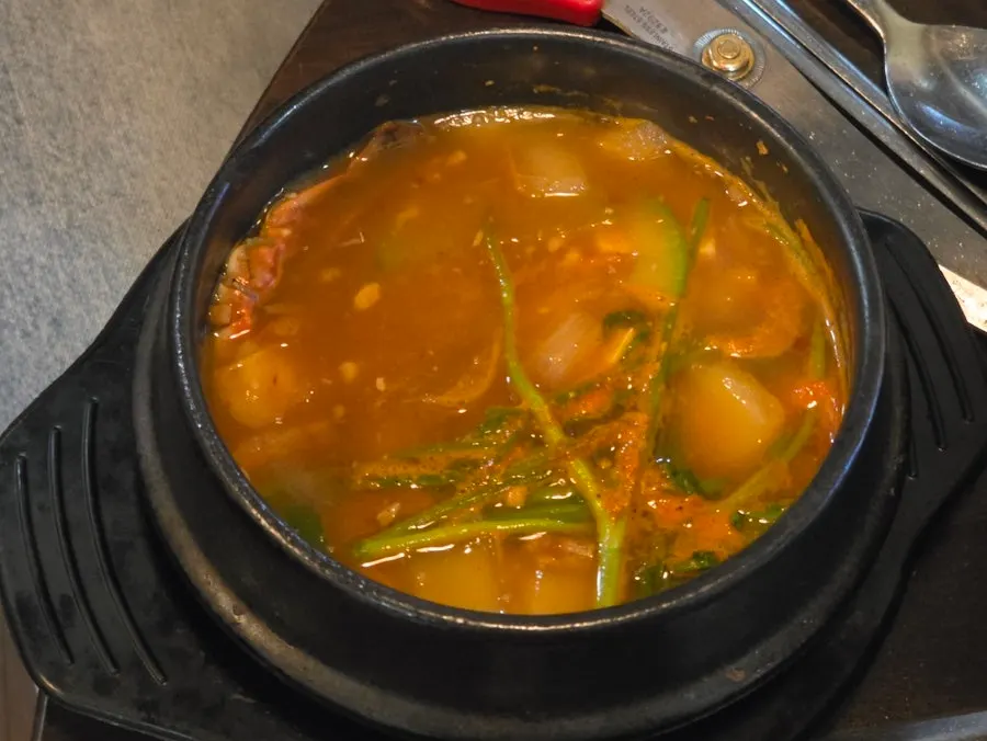 바지락과 게가 들어간 된장찌개