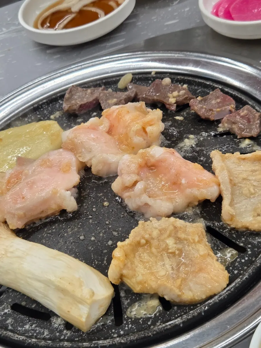 Yang gopchang browning nicely on the grill