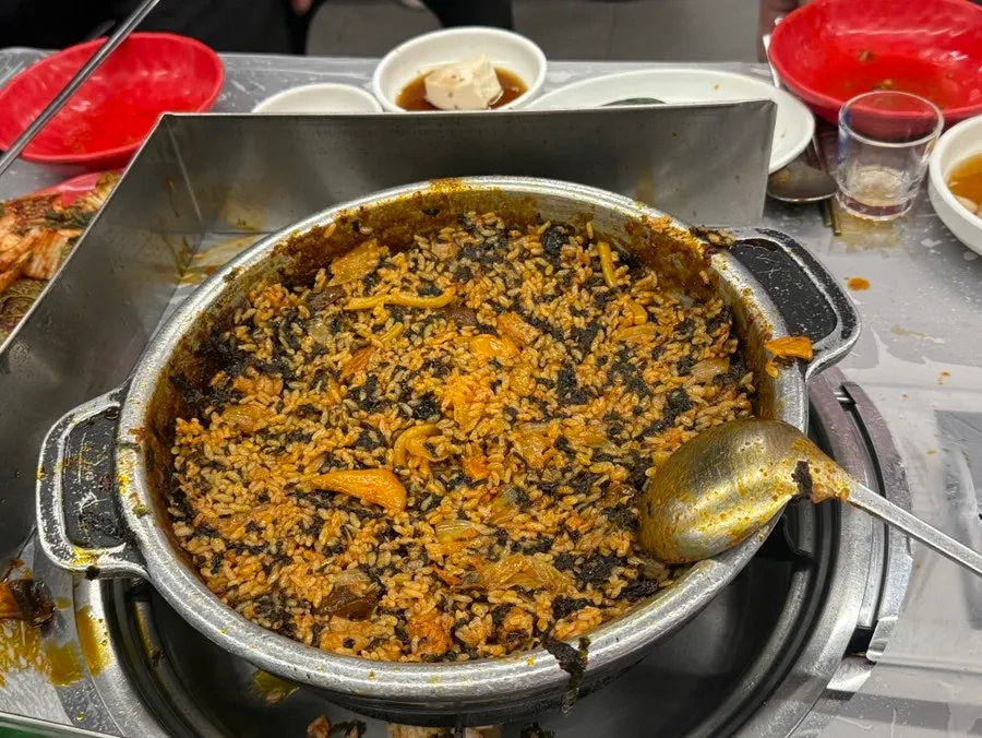 김가루 가득한 양곱창 볶음밥