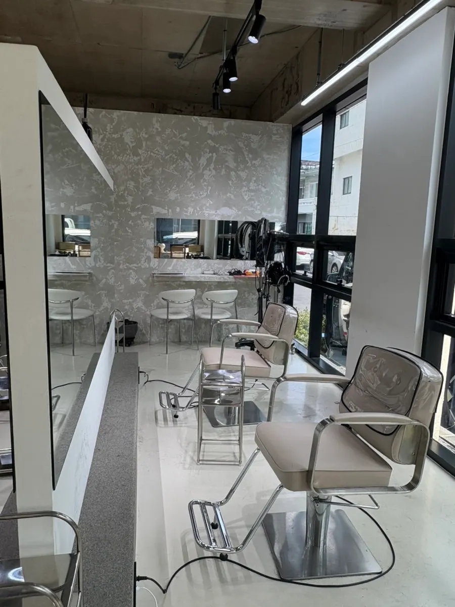 Neatly arranged salon seating