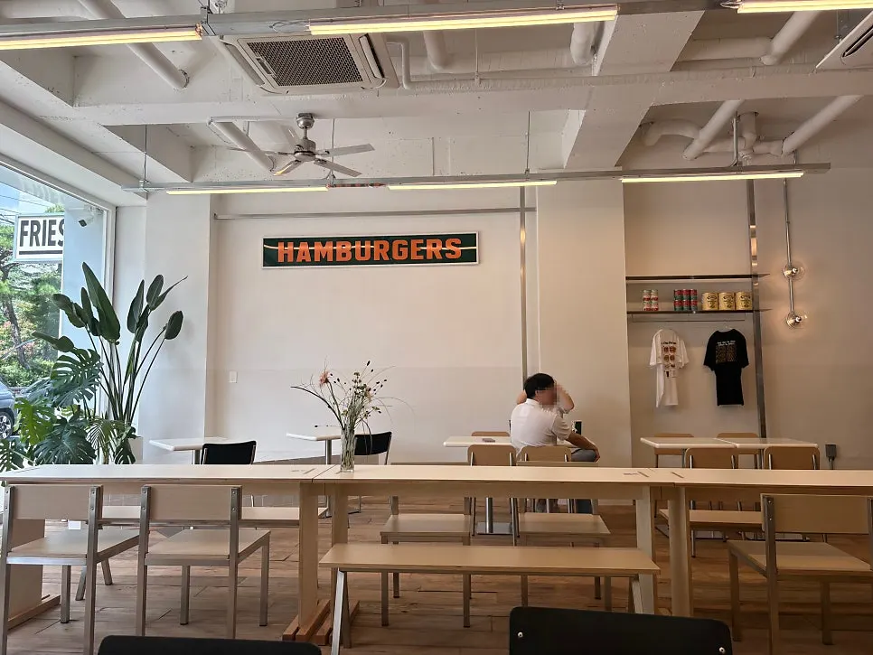 Interior of the newly opened Burgiz Daeheung store