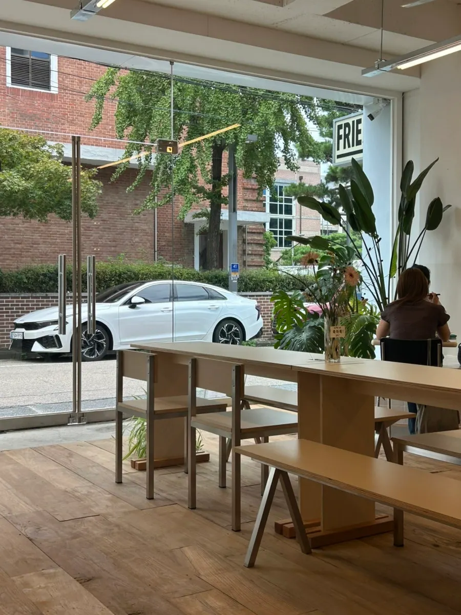 The spacious dining area at Burgiz Daeheung with tables set wide apart