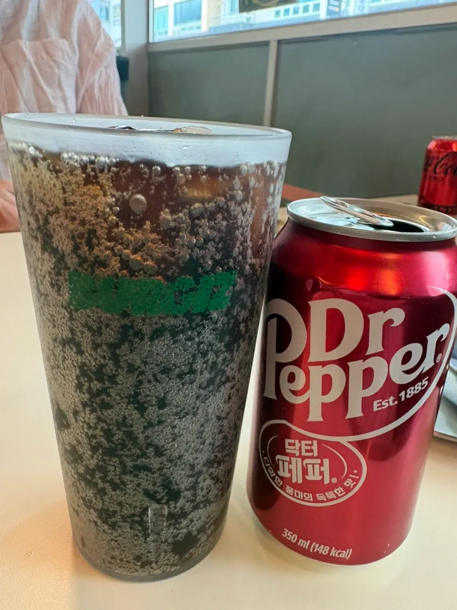 큼지막한 수제버거 클로즈업
