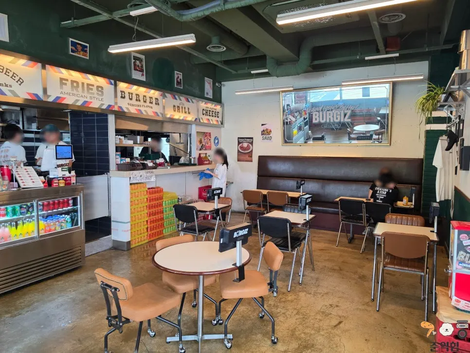 Interior of Buggies Tangbang with an American fast food feel